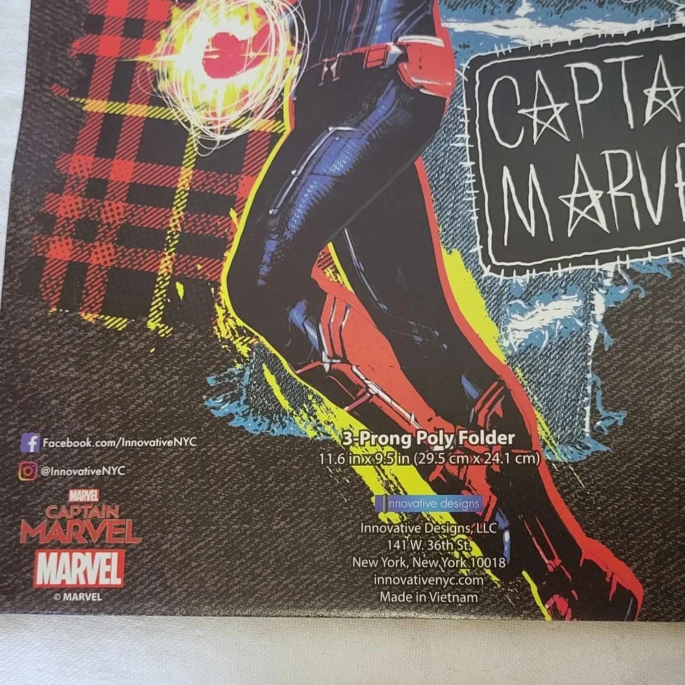 New 4‎ Piece Bundle Marvel Captain Marvel Spiral Notebooks and Poly Folder